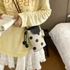 Bolsa de Ombro de Bolinhas para Mulheres 2026 Novo Estilo Coreano Nicho Bolsa Transversal Simples Versátil Bolsa de Lona com Acessórios Fofos