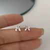 Aretes de Perro Bola Aguja de Plata 925 para Mujer con Sentido de Diseño Compactos de Poste para la Oreja Nuevas Explosiones 2024 Aretes de Moda Aretes Ins