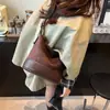 Bolsa Tote Feminina da Moda e Estilosa com Painéis Mesclados Foscos Tendência, com Acabamento de Alto Padrão, Bolsa de Ombro Único Transversal para o Dia a Dia, Pequena Bolsa de Balde