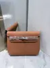 2025 Nueva Bolsa de Cuero Genuino Retro Kelly para el Brazo, Bolso Mensajero de Alta Gama para el Trabajo, Bolso Cruzado de Hombro Único de Gran Capacidad