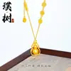 Loja de Ouro Mesmo Estilo Banhado a Ouro Gelo Triturado Trevo de Quatro Folhas Cabacinha Colar para Mulheres, Versátil e Elegante, Borboleta em Forma de Coração Corrente de Clavícula Joia
