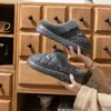 Zapatos de Algodón Retro para Casa para Hombre 2026 Otoño/Invierno Nuevo Estilo Impermeables Antideslizantes de Interior con Felpa Cálida para Hombre Talla Extra Grande