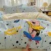 Novo Conjunto de Quatro Peças Bordado Chenille Algodão Lavado Nuvem Super Macio Capa de Edredom Macia Amiga da Pele Conjunto de Três Peças para Dormitório Estudantil Venda por Atacado