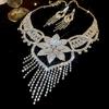 Collar con borlas de diamantes y flores, ideal para vestir en estilo europeo y americano, exagerado, ligero y lujoso, con cadena de clavícula, estilo industrial pesado y creativo.