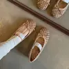 Sapatos Elegantes com Strass Vazados 0,8 cm Verão 2026 Novo Estilo Bico Redondo Baixos de Uma Tira