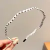 Faixa de Cabelo Preta Dentada para Lavar o Rosto e Maquiagem, Novo Estilo Feminino 2026, Antiderrapante, Não Cai, Presilha de Cabelo