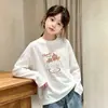 Roupa íntima de algodão puro com gola redonda para meninas no outono, camiseta elegante e versátil de manga comprida com corte solto para meninas