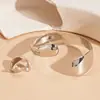 Pulseras Metálicas Geométricas Irregulares Transfronterizas Europeas y Americanas, Pulseras de Moda y Personalizadas, Joyería de Mano de Lujo Ligero y Gama Alta, Diseño de Nicho