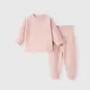 Conjunto de Plush de Outono com Manga Longa e Calça para Bebê Recém-nascido e Criança Pequena Conjunto Separado com Proteção para a Barriga de Cintura Alta Conjunto de Roupa Íntima Pulôver para Bebê Outono Inverno