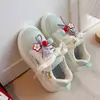 Zapatillas bajas para niña para otoño, lindas zapatillas deportivas casuales con estampado de gatito de dibujos animados para niños, zapatos antideslizantes de suela blanda para estudiantes de primaria
