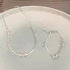 Pulseira de Osso de Cobra com Laço Prateado Estilo Minimalista para Mulheres, Estilo de Nicho de Luxo Leve, Acessório de Mão Elegante para Estudantes e Melhores Amigas
