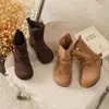 Botines retro para niños, nuevo estilo 2026, modernos y versátiles, adecuados para niñas, tallas medianas y grandes, estilo coreano, zapatos de bebé inspirados en Birkenstock, a la moda