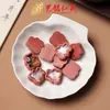 Figurilla de Gato de Orejas Largas con Laca de Ébano Yiming Xianyuan Laca Gato Curioso Adorno en Forma de Corazón de Ciervo
