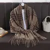 Bufanda Clásica de Cuadros Bloques de Color con Borlas Estilo Coreano para Mujer, Moda Otoño e Invierno, Versátil, Cálida y Engrosada, Bufanda para Estudiantes Transfronteriza
