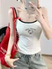Camisola corta de estilo americano con estampado de chica gatita picante, lunares y bloques de color para mujer, top versátil de verano ajustado que favorece la figura petite