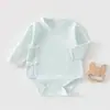 Mameluco de bebé con amarre lateral y costuras sin costuras, enterizo de temporada para el hogar que protege la barriga del recién nacido, ropa para recién nacidos