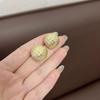 Aretes Populares Transfronterizos Europeos y Americanos de Metal Esférico con Textura Cepillada, Modernos y Elegantes, Versátiles y Populares Aretes Únicos para Ir al Trabajo