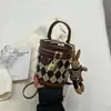 Bolso pequeño de nicho de alta gama para mujer, nuevo bolso cubo versátil de moda para otoño 2026, bolso de hombro y bandolera a la moda