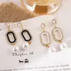 Aretes de Aguja Plateada con Incrustaciones de Diamante, Diseño Geométrico Hueco, Estilo Coreano, Inspirados en Chanel, Aretes con Borla de Perla, Aretes de Moda y de Alta Gama