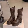 Botas de montaria femininas estilosas estilo retrô britânico com sola grossa de uso duplo, novo modelo outono 2026, bico fino arredondado, elegantes botas da moda com salto grosso