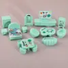 Set de Muebles de Simulación de Dibujos Animados 3D: Cama, Gabinete de Almacenamiento, Sofá Doble/Individual, Espejo, Mesa de Café, TV, Miniaturas DIY