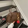 Bolso Pequeño Retro de Alto Valor para Mujer 2026 Otoño Nueva Llegada Bolso Boston de Mano Color Sólido Bolso Cruzado Personalizado Moderno