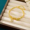 Pulsera Retorcida de Flor con Incrustaciones de Diamantes Dorados de Imitación Estilo Lujo Ligero para Mujer, Pulsera de Oro Arena Vietnamita con un Diseño Único Que No Se Desvanecerá Fácilmente