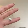 Collar de Plata Dama Nuevo 2023 Flor Diseño de Alto Nivel Cadena de Clavícula Nicho Cadena para Sudadera Suéter Cadena Invierno