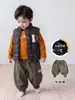 Chaleco de plumas, atuendo de invierno para niños, relleno 90% plumas, chaleco con temática de dinosaurios, camiseta interior, pantalones de algodón, ropa de invierno elegante para niños pequeños