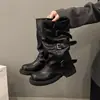 Botas Longas com Fivela Retrô Femininas 2026 Outono/Inverno Novas Botas de Motociclista com Solado Grosso Acumulando na Barra da Calça Botas de Cavaleiro Tendência