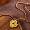 Loja de Ouro Mesmo Estilo Pingente Antigo Banhado a Ouro Vazado Trevo de Quatro Folhas, Novo Estilo Chinês Pingente de Elefante Auspicioso