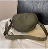 Verão 2025 Exportação Nova Design Nicho Transfronteiriço Bolsa Concha Moda Casual Simples Feminina Bolsa de Ombro Personalizada