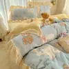 Estilo INS juego de ropa de cama de invierno de terciopelo de leche de cuatro piezas con encaje más terciopelo funda de edredón sábana falda de cama juego de tres piezas 4 ropa de cama