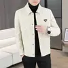 Nueva chaqueta para hombre 2026, colección primavera y otoño, con cuello de solapa y estampado jacquard, una prenda exterior corta elegante y moderna para hombre
