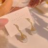 Pendientes de perlas de Corea del Sur para mujer, estilo retro francés, elegantes, de alta calidad, con gancho para la oreja, elegantes pendientes de abanico de diosa de ópalo para otoño e invierno.