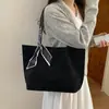 Bolsa Tote de Camurça e Pelúcia Simples de Alta Qualidade Transfronteiriça Feminina Nova Outono/Inverno 2026 Grande Capacidade para o Dia a Dia Ombro Único Sob o Braço