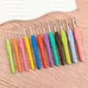 Agulha de Crochê Colorida com Cabo Macio Ferramentas de Tricô Feitas à Mão Cabo Macio Colorido Sólido Arco-Íris Alumínio Silicone Agulha de Fio Agulha de Crochê Arco-Íris