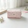 Estuche de lápices de lunares estilo coreano, bolsa de almacenamiento de tela linda y de tono cremoso, elegante y atractiva, perfecta para niñas jóvenes, una bolsa de lona de mano