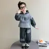 Traje estiloso de outono para meninas: Nova coleção 2026, conjunto de moletom e calça com estampa de leopardo para crianças, look de outono estiloso para bebês meninas