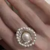 Anillo de Flor de Perla Estilo Tweed Retro Estilo Palacio para Mujer Lujo Accesible Elegante Gama Alta Diseño de Nicho Anillo