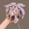 ¡Hada Morada! Pinza para coleta de lazo floral multicapa súper etérea, pinza de garra de gasa morada fluida, pasador con mango