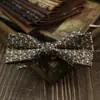 Novo estilo de gravatas borboleta para homens vintage all-match noivo casamento mulheres café marrom vermelho azul listrado flor distinto
