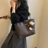 Bolso de mano estilo coreano para mujer, nuevo modelo 2026, bolso tote casual de gran capacidad, bolso de hombro y axila a la moda