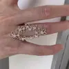 Anillo Hueco con Incrustaciones de Flores Estilo Coreano para Mujer, Alta Calidad, Lujo Ligero, Anillo de Moda con Sentido de Atmósfera y Personalidad Única