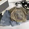 Conjunto de Verão para Meninos 2026 Novo Estilo Estampa de Letras Infantil Manga Curta Roupa Fina de Verão para Bebê Conjunto de Duas Peças Tendência Atacado