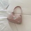 Nova Coleção de Outono 2026: Bolsa Quadrada Pequena Estilosa com Bordado Artístico de Trevo de Quatro Folhas Inspirado na China, uma Bolsa de Ombro e Transversal Única para Mulheres