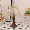 Lámpara de Mesa Estilo Wabi-Sabi Vintage 2025 Lámpara de Mesita de Noche para Dormitorio Luz Nocturna de Atmósfera Estilo Americano Metal Color Nogal Retro
