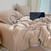 Juego de ropa de cama de cuatro piezas de gasa arrugada 100% algodón puro de grado A para maternidad e infantil con una sensación de alta gama para el dormitorio principal, incluyendo funda de edredón y sábana bajera