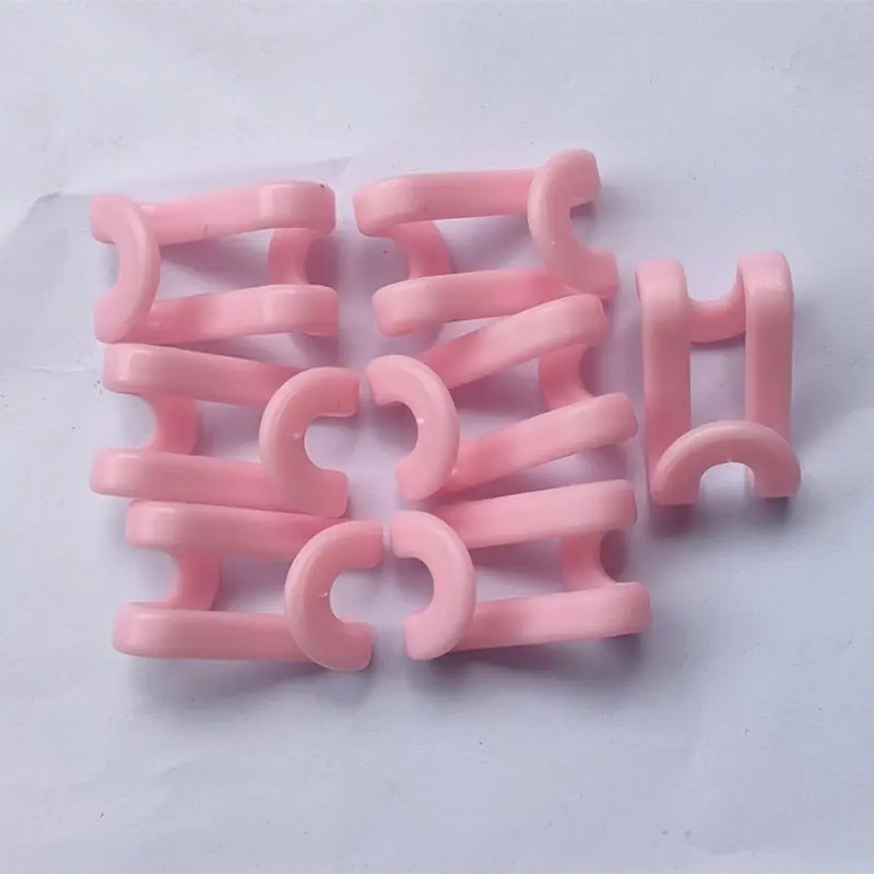 粉红色