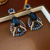 Brincos vintage de segunda mão, brincos versáteis retrô da moda para mulheres, acessórios de nicho de luxo leve, de alta qualidade e estilosos para atacado